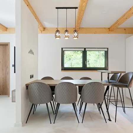 Na Makově S Vířivkou A Finskou Saunou