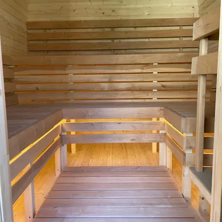 Na Makove S Virivkou A Finskou Saunou Villa